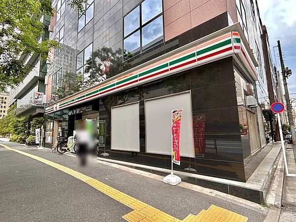 セブン-イレブン 御成門駅北店 280m