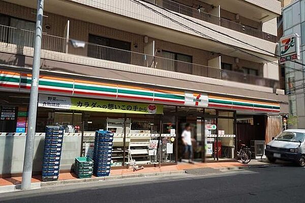 セブンイレブン港区麻布十番3丁目店 50m