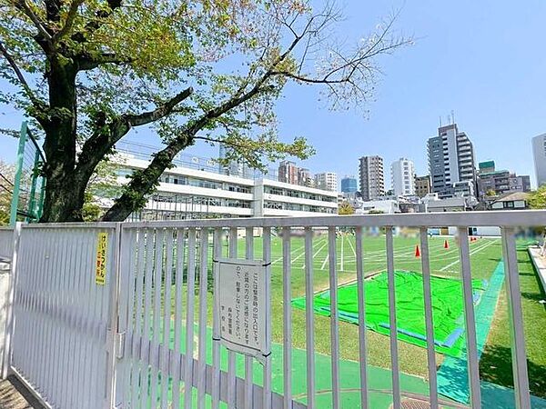 港区立笄小学校 420m
