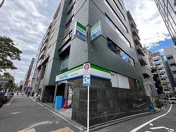 ファミリーマート　麻布十番一丁目店 500m