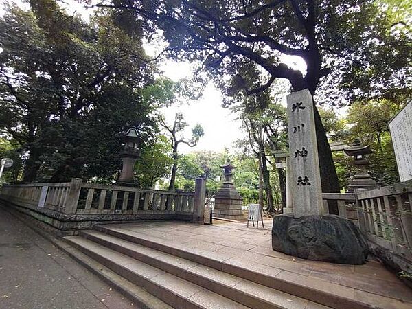 赤坂氷川神社 230m