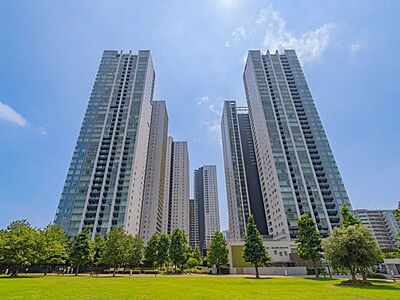 外観:港南緑水公園から敷地全体。アクアタワーは中央奥 外観:港南緑水公園から敷地全体。アクアタワーは中央奥