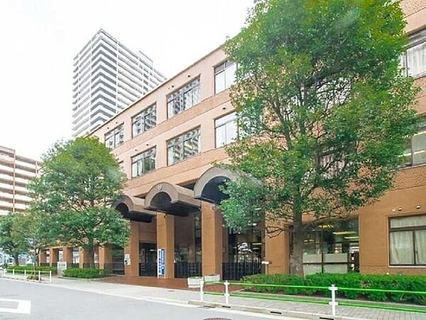 区立港南中学校 180m