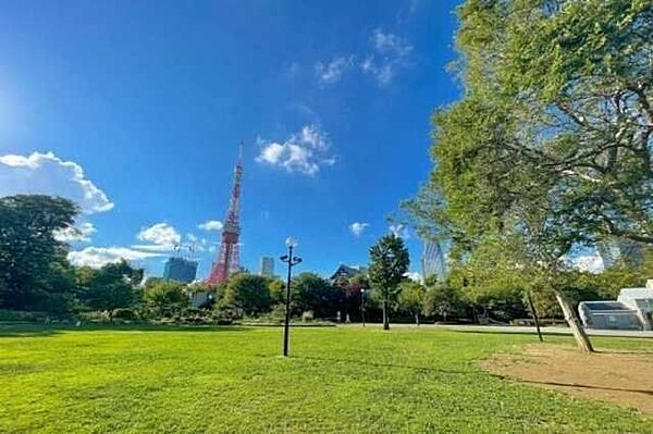芝公園 700m