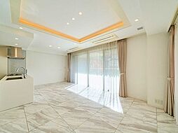 パークマンション三田綱町ザ・フォレスト 2LDKの室内