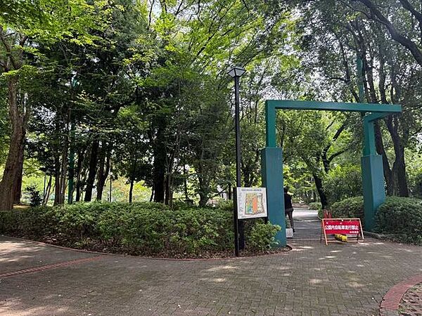 蚕糸の森公園 80m