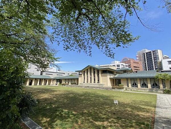 自由学園　明日館 180m