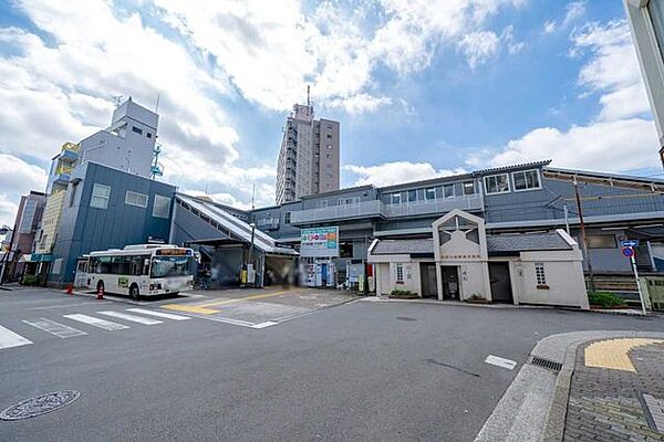 京成本線「京成小岩」駅 142m