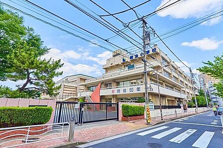 明治小学校 170m