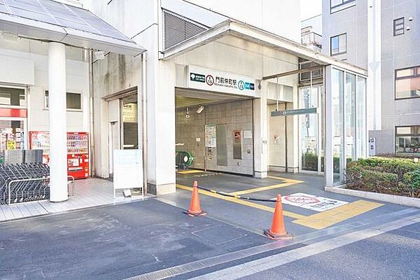 門前仲町駅 720m