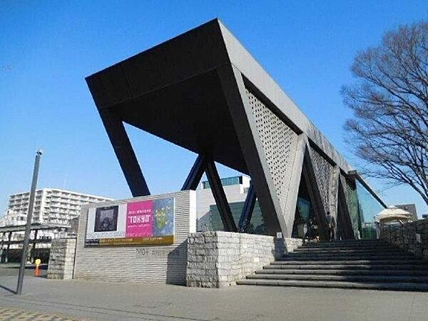 東京都現代美術館 530m