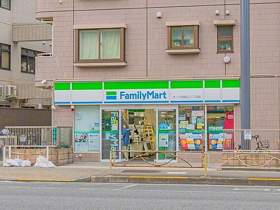 ファミリーマー...