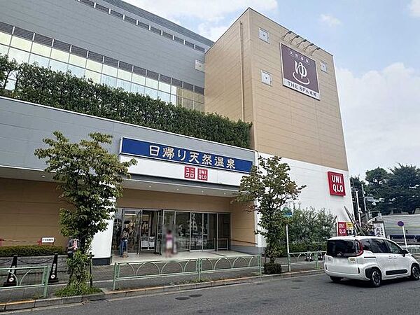 ユニクロ世田谷千歳台店 190m