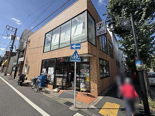 セブンイレブン目黒洗足駅前店 228m