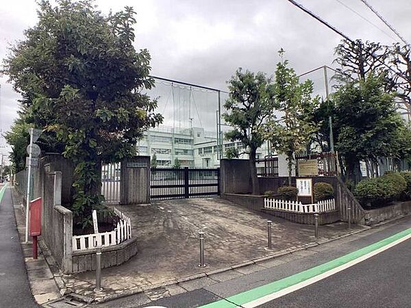 目黒区立原町小学校 571m