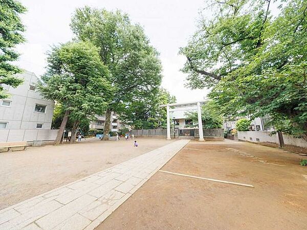 世田谷区立天祖神社広場 270m