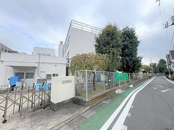 世田谷区立駒繁小学校 300m