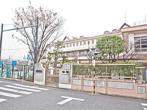 大田区立小池小学校 650m