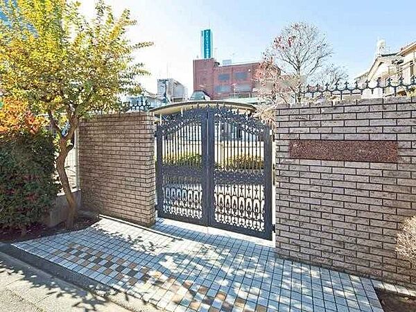 世田谷若葉幼稚園 650m