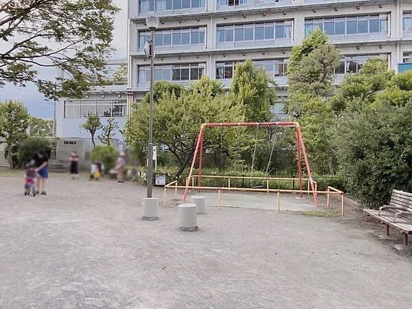 釜屋堀公園 130m