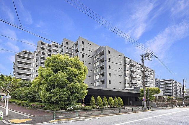 4 / 35