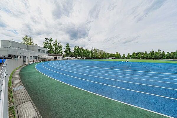 練馬総合運動場公園　陸上競技場 230m
