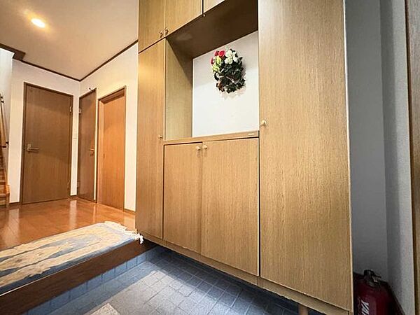 家具調度品は価格に含まれません。