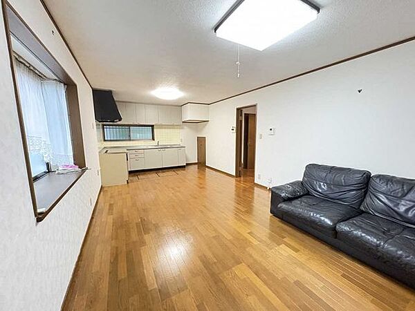 家具調度品は売買価格に含まれません。