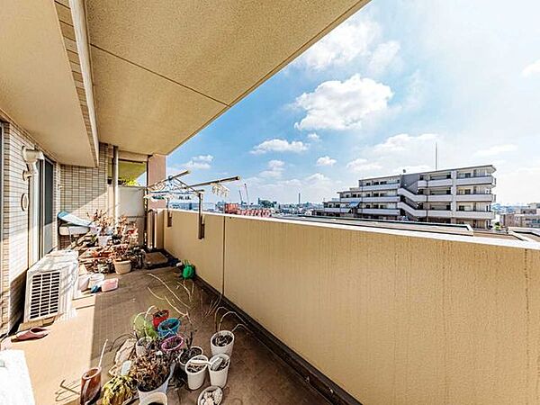家具調度品は価格に含まれません。