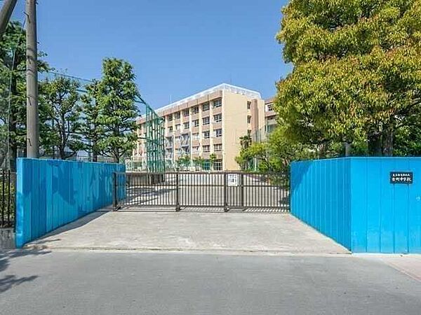 区立金町中学校 440m