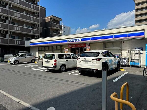 ローソンさいたま浦和常盤店 260m