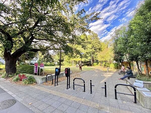 宮本小路公園 710m