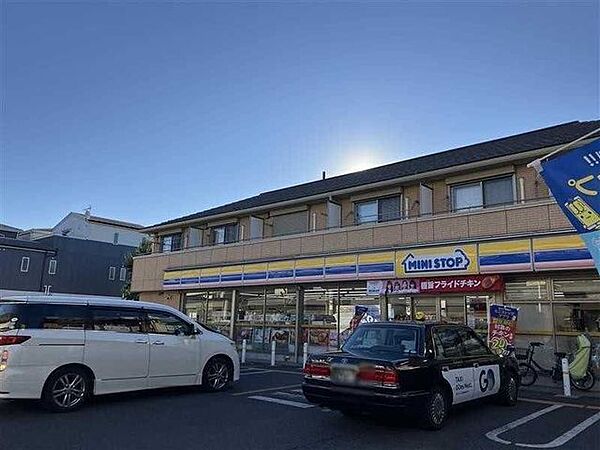 ミニストップ鉄道博物館駅前店 500m