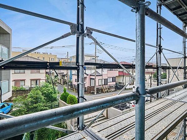 バルコニーから　大規模修繕工事中