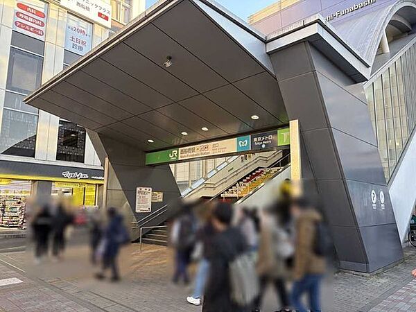 「西船橋」駅 1270m