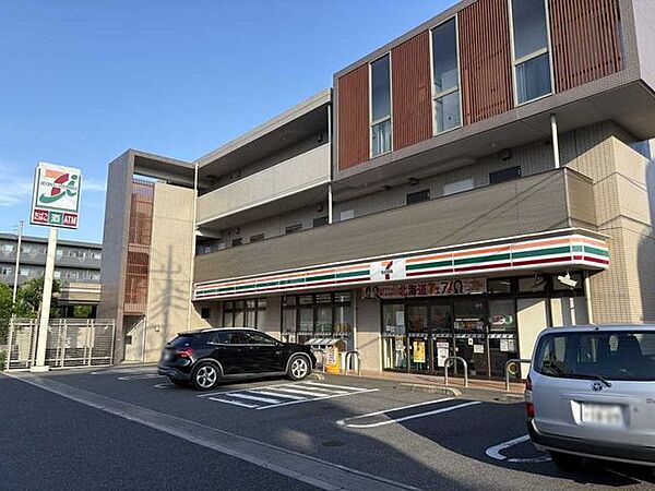 セブンイレブン船橋前原東4丁目店 570m