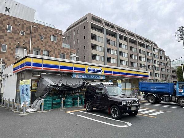 ミニストップ武蔵野緑町店 440m