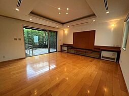 国分寺市日吉町二丁目中古戸建 5SLDKのリビング/ダイニング