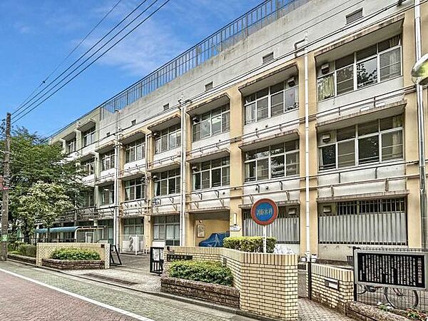 三鷹市立第七中学校 2259m