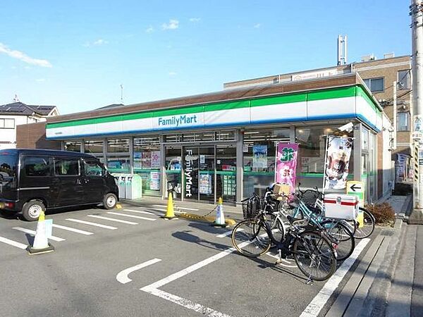 ファミリーマート小金井前原店 380m