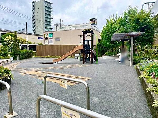 むさこぷらっと公園 200m