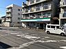 周辺：ファミリーマートまるいし八幡山店 520m