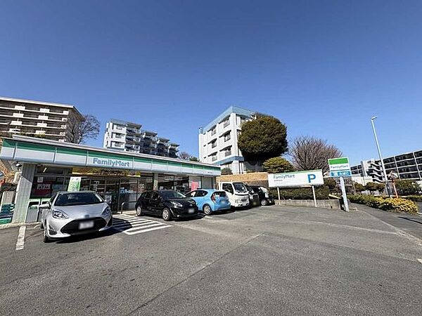 ファミリーマート横浜汐見台店 650m