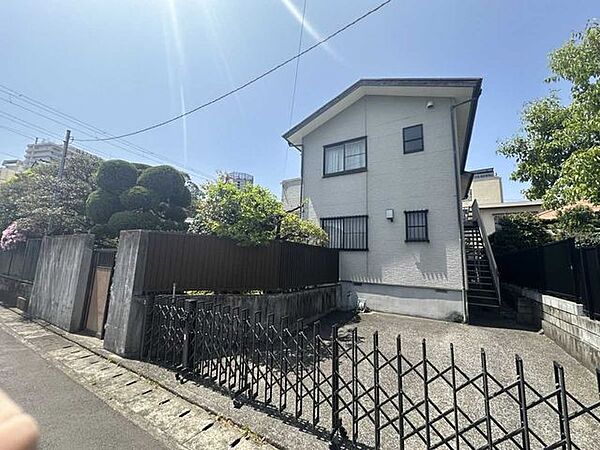 敷地内東側駐車場