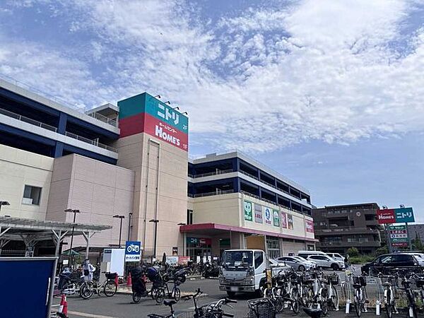 サミットストア新川崎店 340m