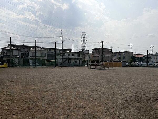 旭町こどもの広場 350m
