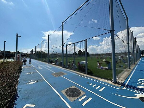 鶴間公園スポーツエリア 700m