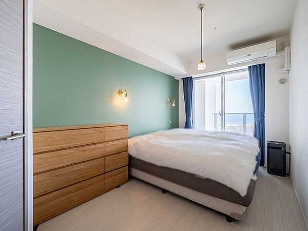 洋室からも東京湾を臨みます