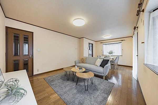 ※家具調度品等は販売価格に含まれません。