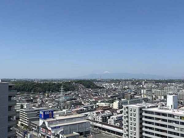 晴れた日にはバルコニーから富士山が望めます（天候による）
